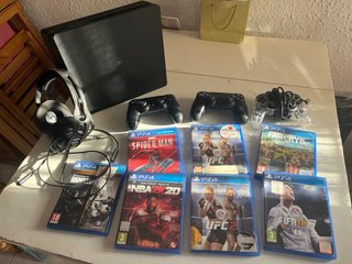 Consola PS4 Negra + 5 Juegos y Mandos