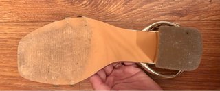 Sandalias doradas tacón ancho fiesta