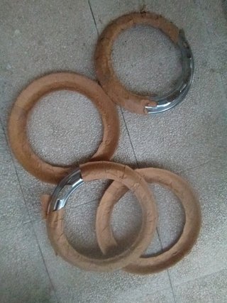 Juego 4 embellecedores ruedas coches clásicos