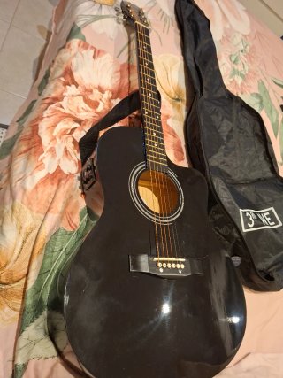 Guitarra Electroacústica Negra