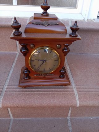 Reloj de sobremesa estilo vintage