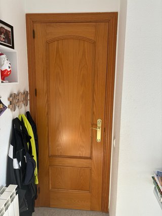 Puerta interior de madera