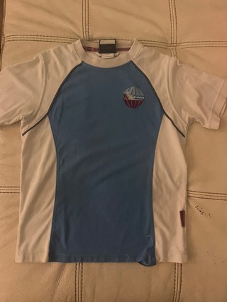 Camiseta uniforme Salesianas T8. Dispongo 2 unidad
