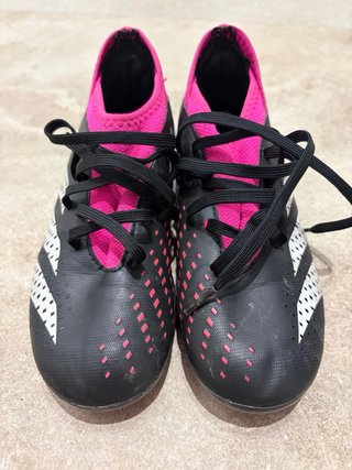 Botas de fútbol Adidas niño negro/rosa N32