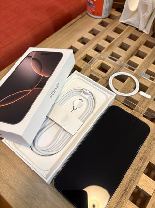 iPhone 16 Pro 256 GB Rosa + funda apple magsafe