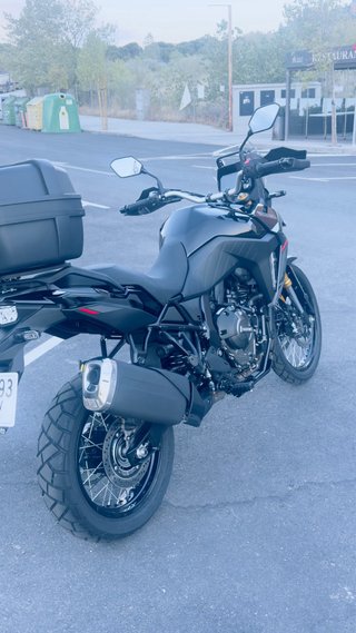 Suzuki V-Strom 800 DE Negra
