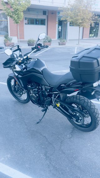 Suzuki V-Strom 800 DE Negra