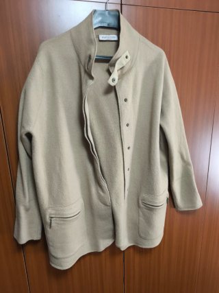 Chaqueta beige talla única da bastante talla