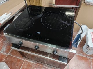 Horno y vitrocerámica Beko