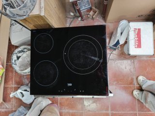 Horno y vitrocerámica Beko