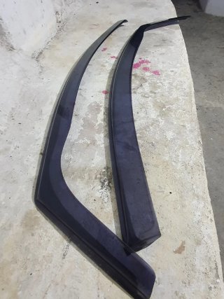 Derivabrisas coche