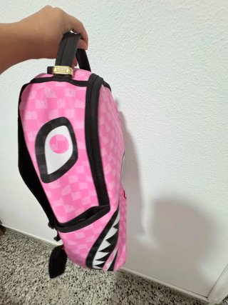 Mochila Rosa Diseño Tiburón