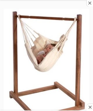 Hamaca de madera para bebé
