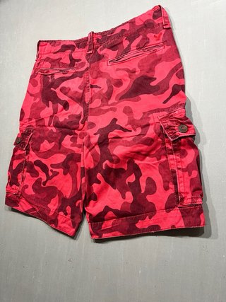 American Eagle Outfitters Shorts Camuflaje Rojo