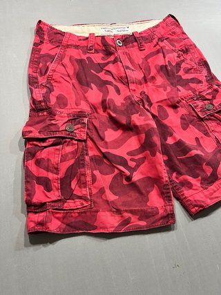 American Eagle Outfitters Shorts Camuflaje Rojo