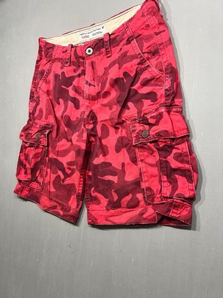 American Eagle Outfitters Shorts Camuflaje Rojo