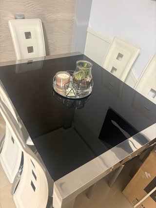 Modulo de comedor , mesa con 5 sillas y mesa pequ.
