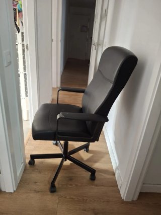 Silla giratoria Ikea Millberget negra