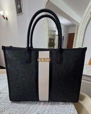 Bolso Guess Negro y Blanco