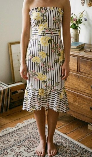 Vestido de fiesta con flores y rayas