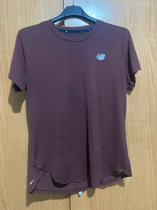 Camiseta New Balance Mujer Morado