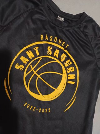 Lote chaqueta y camiseta básquet Sant Sadurní