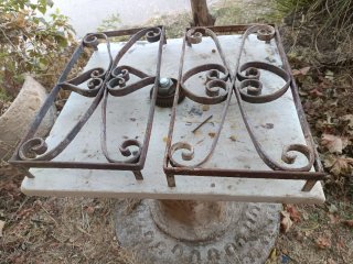 2 Rejas de forja antiguas