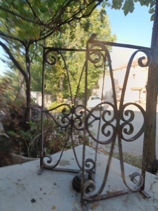 2 Rejas de forja antiguas