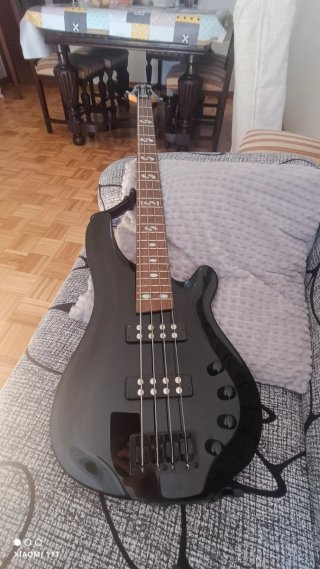 Bajo Eléctrico Harley Benton B-450 Negro