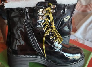 Botas charol negras talla 39