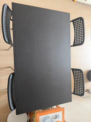 Conjunto mesa y sillas SANDSBERG como nuevas