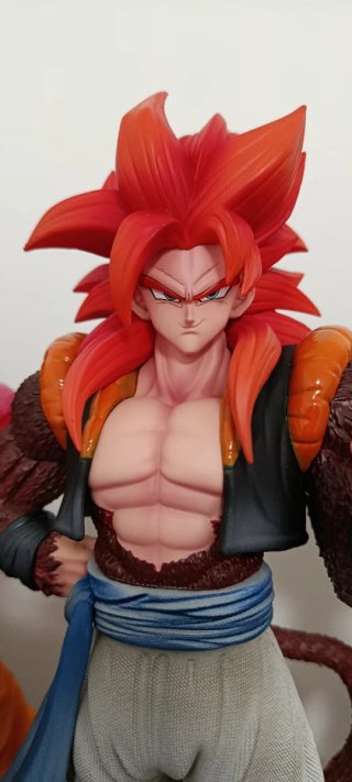 Figura Gogeta SSJ4 Dragon Ball