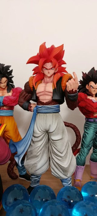 Figura Gogeta SSJ4 Dragon Ball