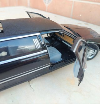 Limusina Lincoln 1/18