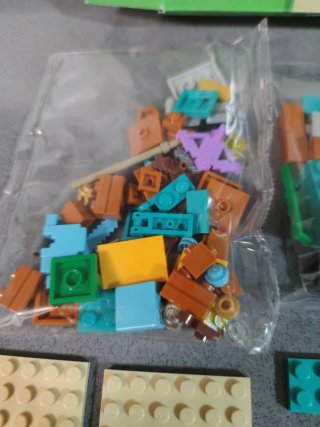 LEGO Minecraft 21267 - El Asalto de los Pillagers