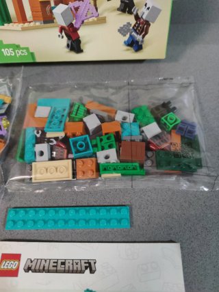 LEGO Minecraft 21267 - El Asalto de los Pillagers