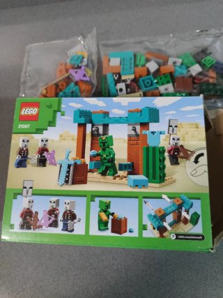 LEGO Minecraft 21267 - El Asalto de los Pillagers