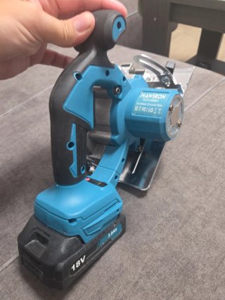 Sierra Circular con Batería y 2 Discos