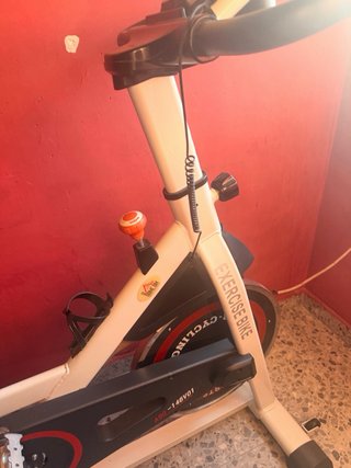 Bicicleta estática de ejercicio