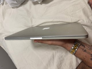 MacBook Pro 13 ( 2015) cargador original incluido