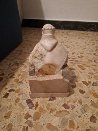 Aguantavlibros de mármol figura monje