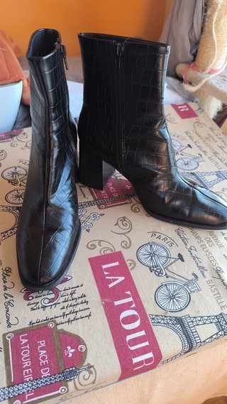 Botines negros efecto piel Primark talla 39