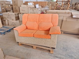 Sofá de tela 2 plazas naranja y beige