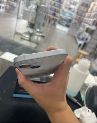 iPhone 15 128GB