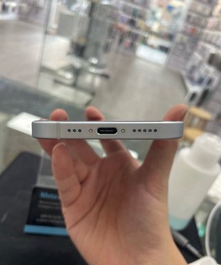 iPhone 15 128GB