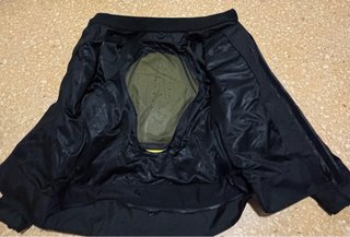 Chaqueta Moto MOTOSKIN Negra con Detalles