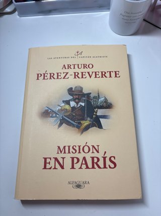 Misión En París / Mission in Paris