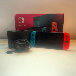 Nintendo Switch V2 con Accesorios + Caja
