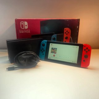 Nintendo Switch V2 con Accesorios + Caja