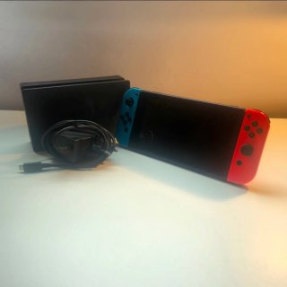 Nintendo Switch V2 con Accesorios + Caja